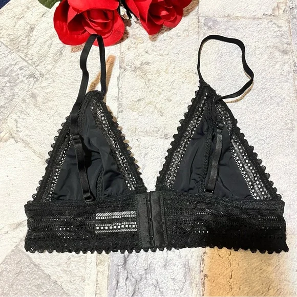 LIKE NEW Garage Black Lace Trim Bra/ Bralette P/S - Picture 3 of 13